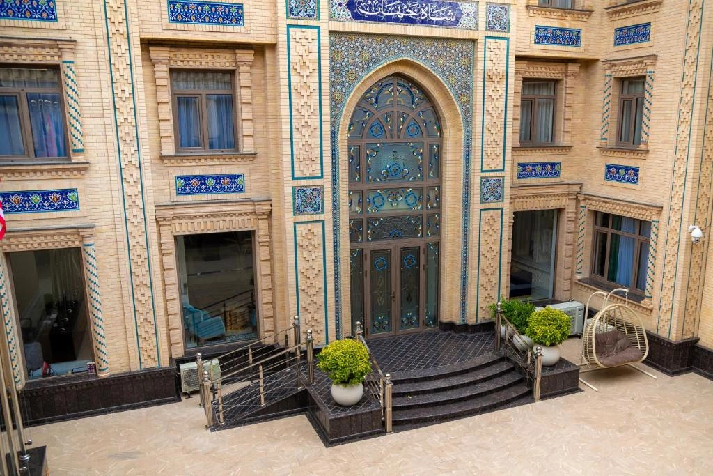 Courtyard of Shohjahon Palace Hotel & Spa in Samarkand