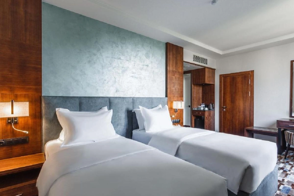Zimmer mit zwei Einzelbetten — ATECA Hotel Suites