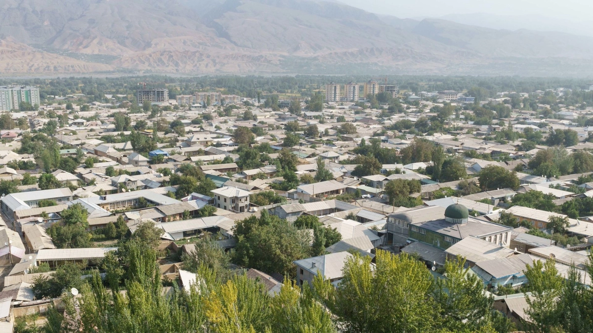 Панорама Пенджикента на фоне гор