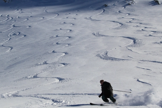 Heli-skiing tours Uzbekistan