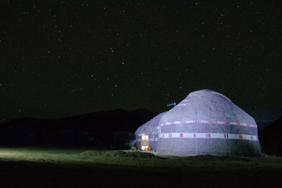 Aral Gölü'nde yurt kampı