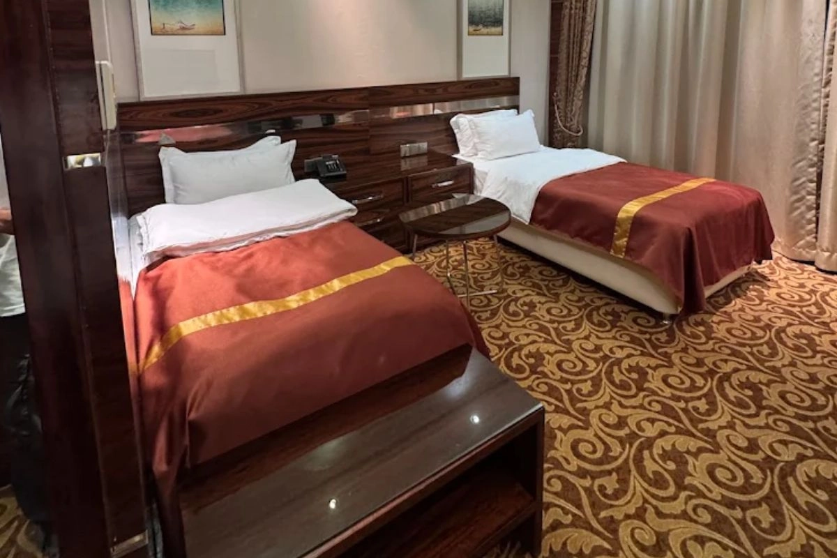 Zimmer mit zwei Einzelbetten — Karon Palace