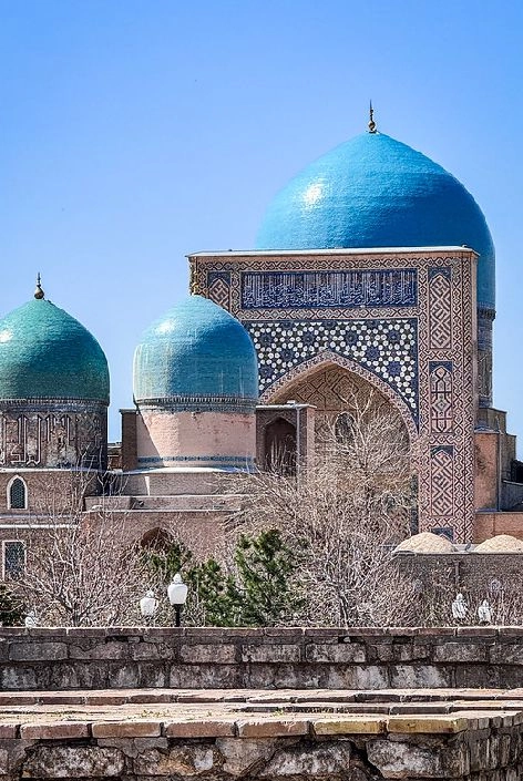 Портал и купол мечети Кок-Гумбаз в Шахрисабзе