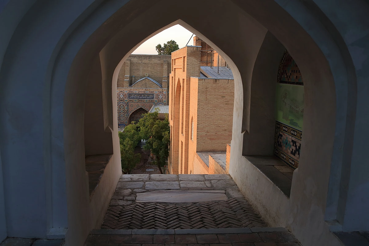 Майолика и арки в комплексе Шахи-Зинда