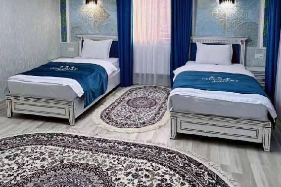 Diplomat Premium, Samarcande — chambre twin avec deux lits