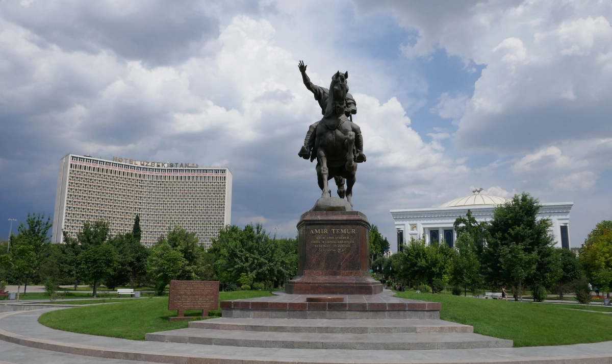 Amir Temur Square