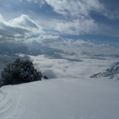Özbekistan'a kış turları ekstrem kayak için.