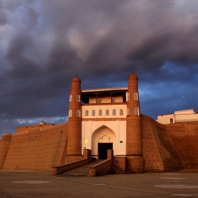 Tour von der Ukraine nach Usbekistan jeden Montag.