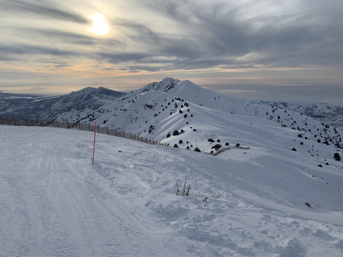 Winterliche Berglandschaft in Amirsoy
