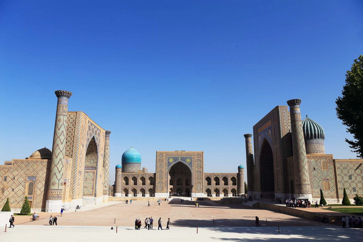 Площадь Регистан в Самарканде во время 4‑дневного тура