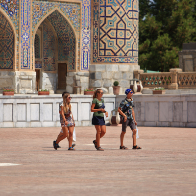 Öğrenciler ve gençler için Özbekistan'a gençlik turu.