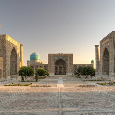 Circuit de huit jours de l'Arabie Saoudite à l'Ouzbékistan.