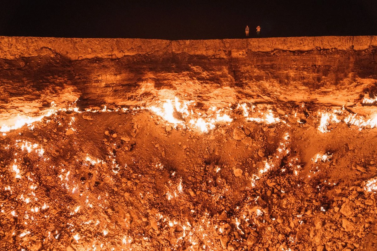 Five Stans Tour: Darvaza Gas Crater in Turkmenistan