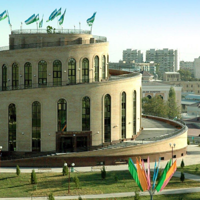 Circuit de huit jours de l'Arabie Saoudite à l'Ouzbékistan.